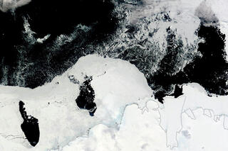 Map image for How unusual were the Antarctic sea ice conditions that trapped a research ship on Christmas Eve 2013? 